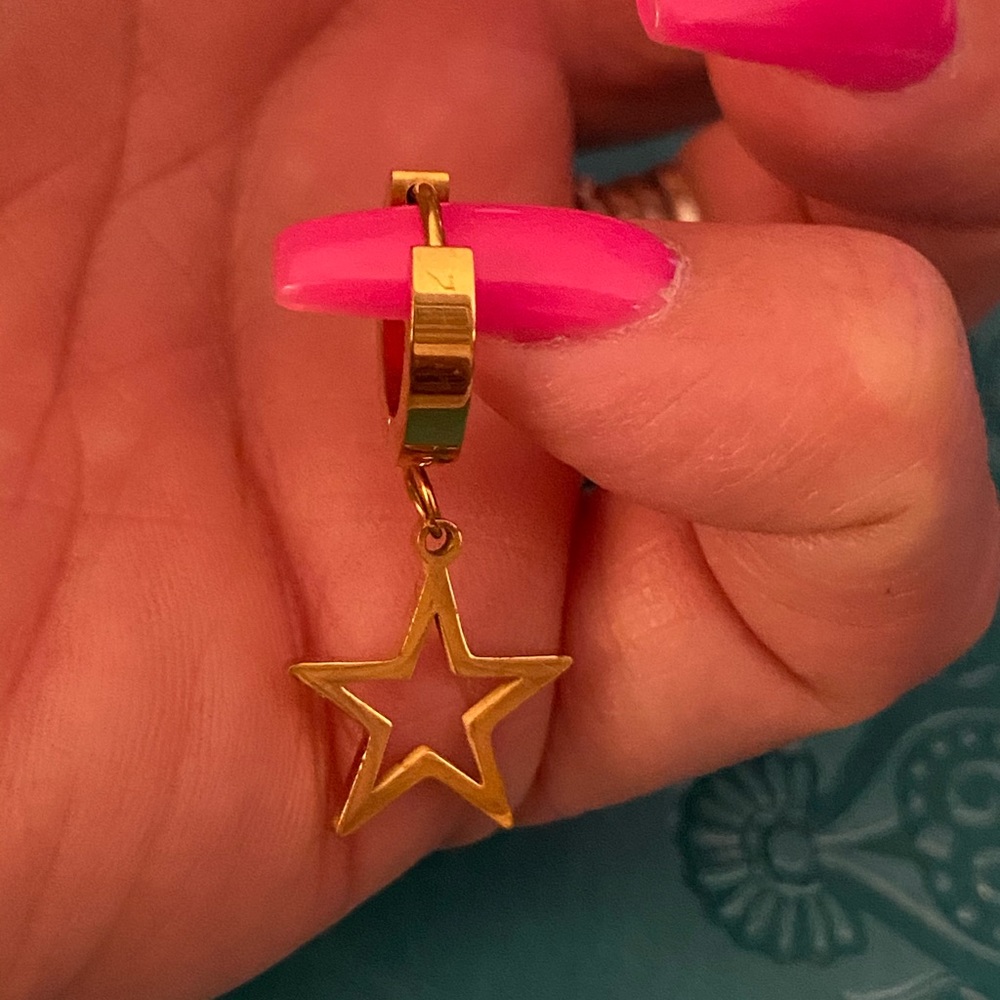 Beautiful star earring